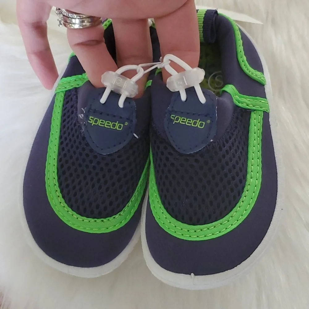 NWT Toddler Speedo slip on water shoes sz Small